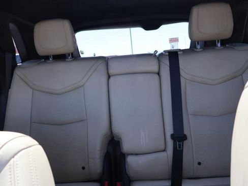 Used 2017 Cadillac XT5 Luxury w/ Driver Awareness Package image 33