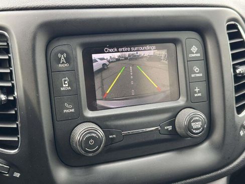 Used 2018 Jeep Compass Latitude w/ Safe & Security Group image 19