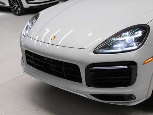 Certified 2023 Porsche Cayenne GTS AWD/4WD image 33