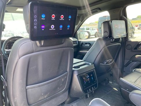 Used 2025 GMC Yukon XL AT4 Ultimate w/ LPO, Floor Liner Package AWD/4WD image 29