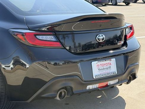 Used 2024 Toyota GR86 Premium image 6