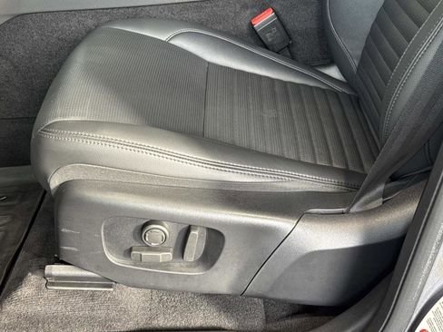 Certified 2025 Land Rover Discovery Sport S image 21