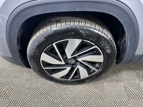 Used 2025 Volkswagen Atlas SE image 10