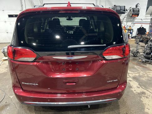 Used 2018 Chrysler Pacifica Limited w/ Tire & Wheel Group image 21