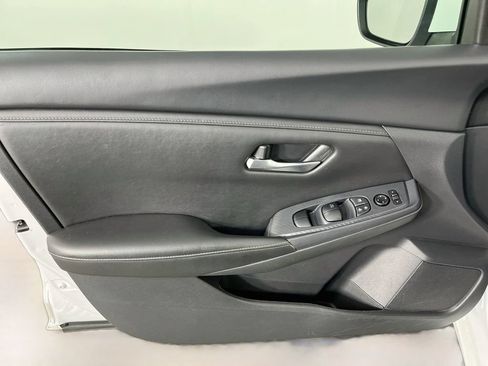 Used 2024 Nissan Sentra SV FWD image 25