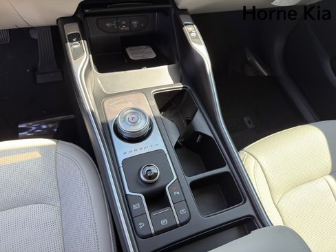New 2026 Kia Sorento LX FWD image 17