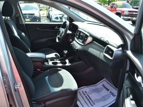 Used 2020 Kia Sorento LX AWD/4WD image 23