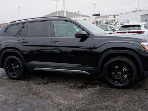 New 2026 Volkswagen Atlas Peak Edition image 4