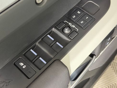 Certified 2024 Land Rover Defender 110 S image 23