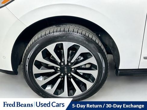 Certified 2023 Lincoln Navigator L Reserve image 35
