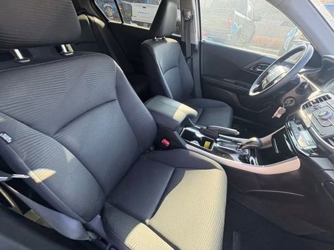 Used 2017 Honda Accord LX image 21