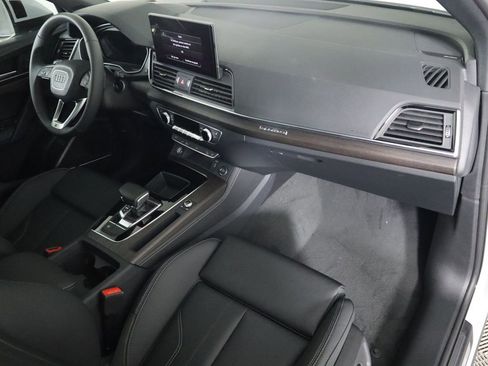 Used 2025 Audi Q5 e Premium Plus w/ Premium Plus Package image 19