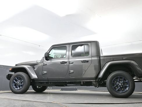 New 2026 Jeep Gladiator Sport AWD/4WD image 41