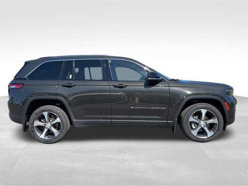 Used 2023 Jeep Grand Cherokee Limited AWD/4WD image 2