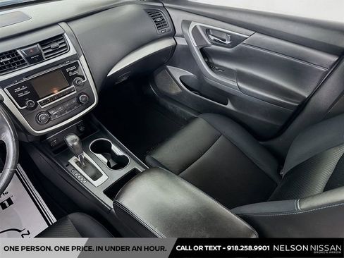 Certified 2017 Nissan Altima 2.5 SR w/ Midnight Edition Package FWD image 21