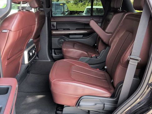 Used 2024 Ford Expedition Limited RWD image 23