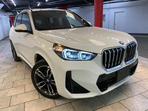 Used 2023 BMW X1 xDrive28i w/ M Sport Package AWD/4WD image 5