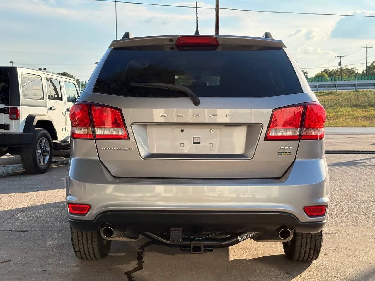 Used 2016 Dodge Journey SXT w/ Comfort/Convenience Group FWD image 4
