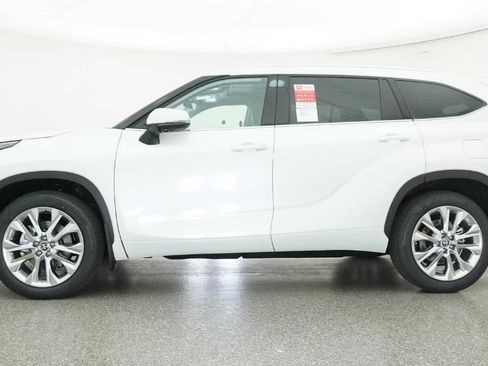 New 2026 Toyota Highlander Limited AWD/4WD image 19