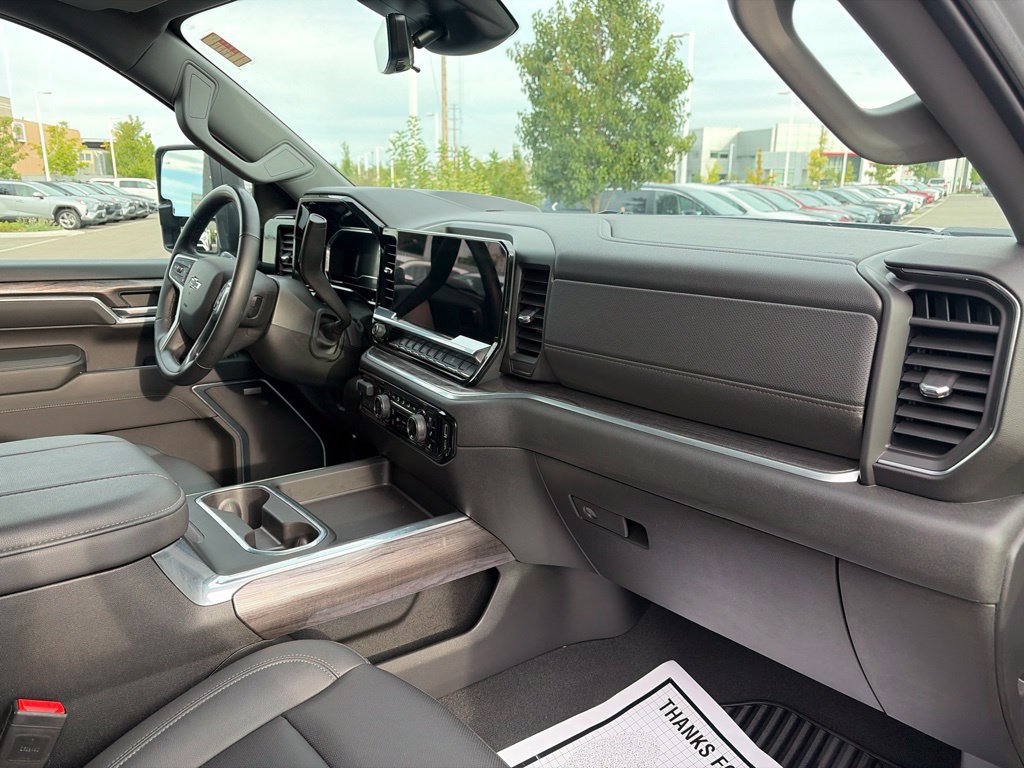 Used 2024 Chevrolet Silverado 2500 LTZ w/ LTZ Plus Package AWD/4WD image 14