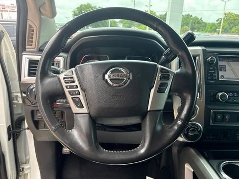Used 2017 Nissan Titan SV AWD/4WD image 21