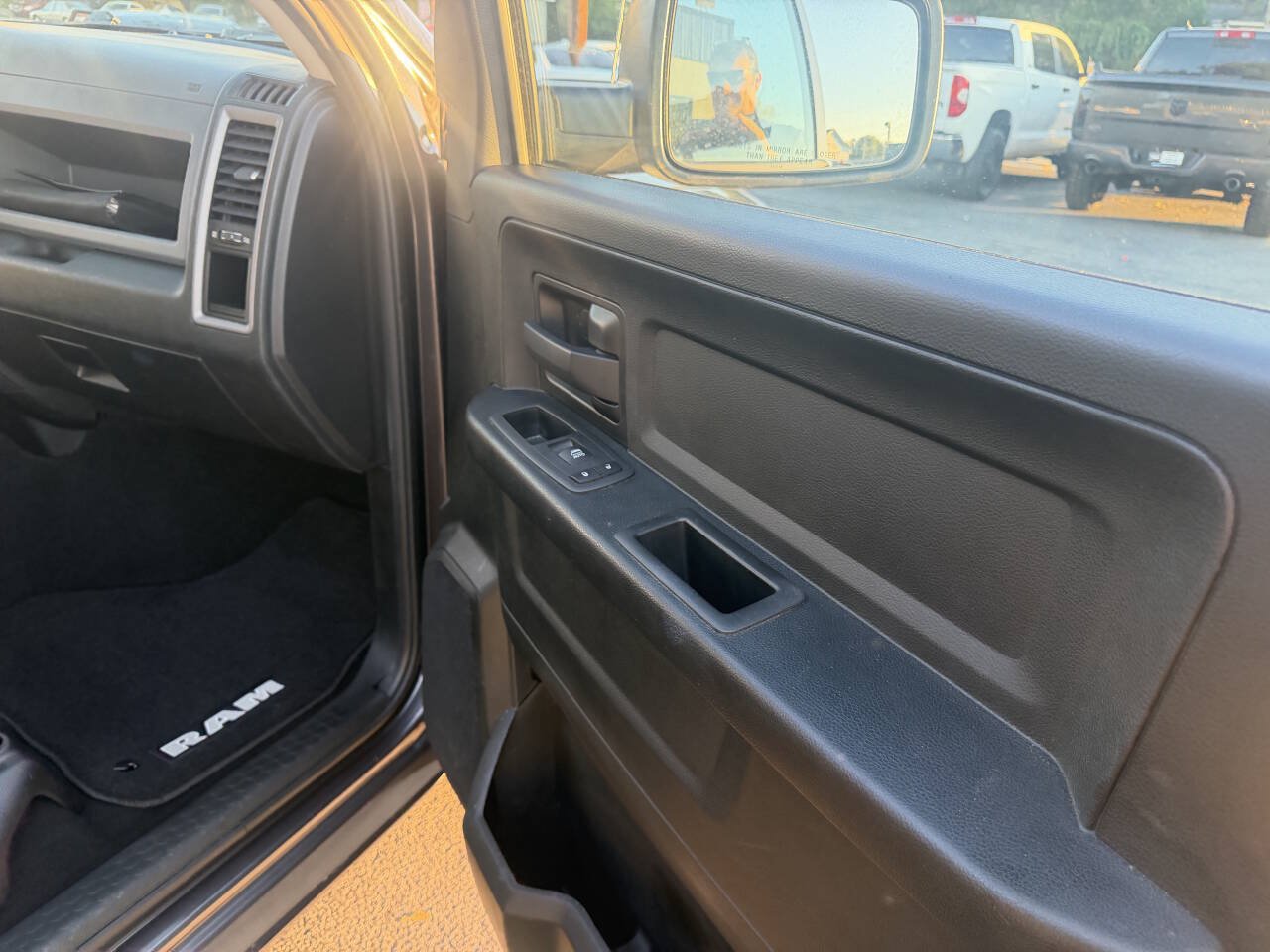 Used 2018 RAM 1500 Express w/ Express Value Package AWD/4WD image 19