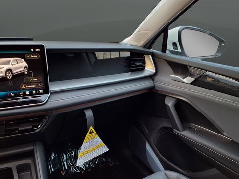 New 2026 Volkswagen Tiguan SE AWD/4WD image 32