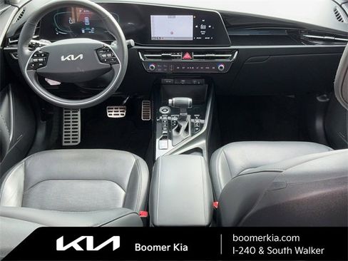 Used 2023 Kia Niro SX Touring image 15