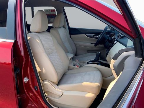 Used 2018 Nissan Rogue SV FWD image 9