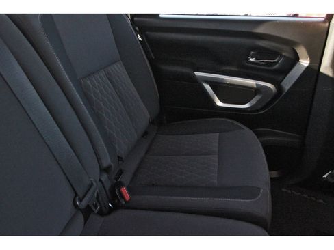Used 2022 Nissan Titan SV AWD/4WD image 15