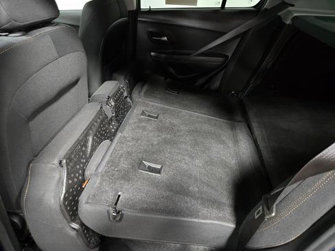 Used 2020 Chevrolet Trax LT FWD image 33