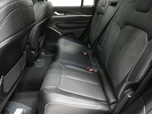 New 2026 Jeep Grand Cherokee Limited image 16