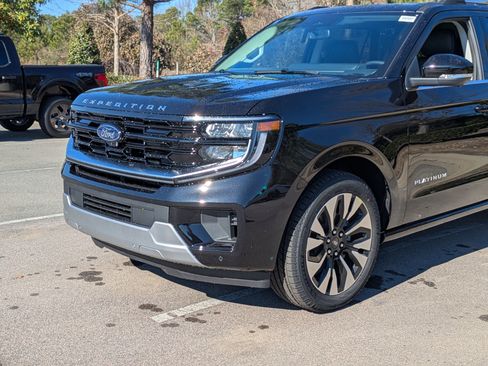 New 2025 Ford Expedition Platinum w/ Driver's Package image 10