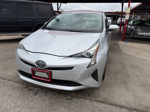 Used 2018 Toyota Prius Two w/ Prius Two Safety Plus Package image 3