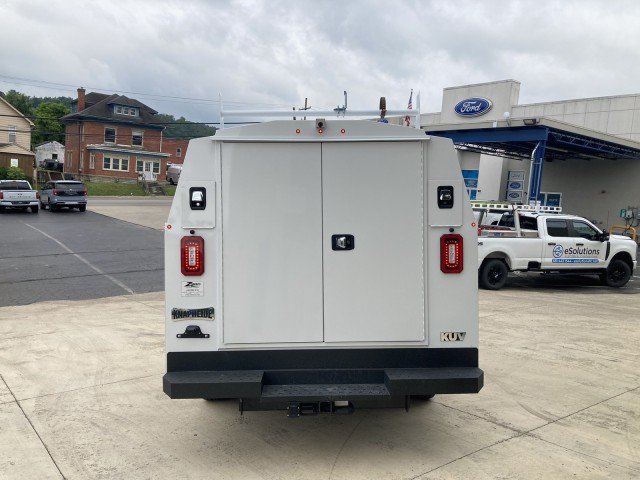 New 2027 Ford E-350 and Econoline 350 Super Duty w/ Power Equipment Group RWD image 5