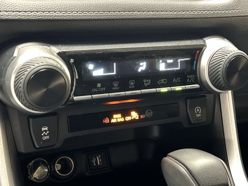 Used 2025 Toyota RAV4 LE FWD image 27