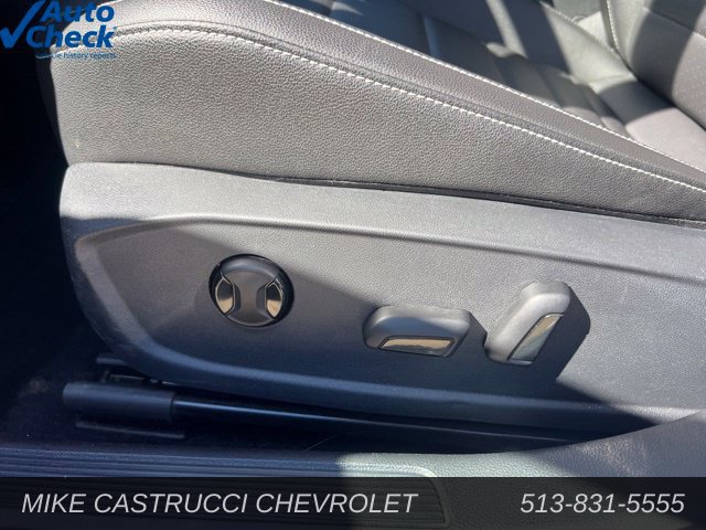 Used 2024 Volkswagen Jetta SE FWD image 8