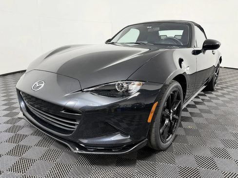 Used 2019 MAZDA MX-5 Miata Club RWD image 3