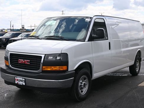 New 2026 GMC Savana 2500 Extended w/ Enhanced Convenience Package image 7