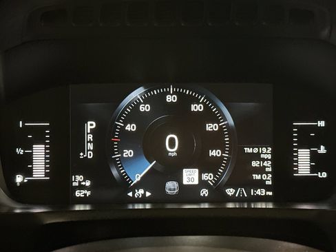 Used 2018 Volvo XC90 T5 Momentum image 24