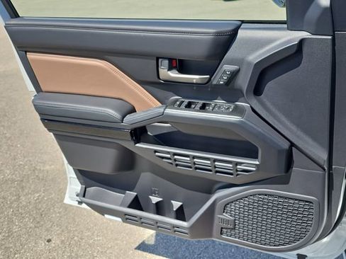 New 2026 Toyota 4Runner Limited AWD/4WD image 27