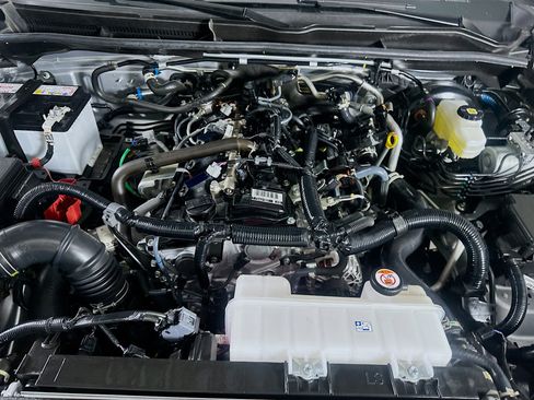 Used 2025 Toyota 4Runner SR5 image 31