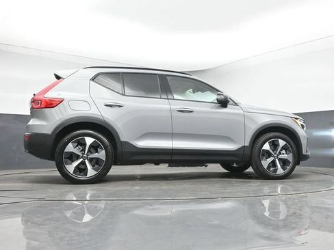 New 2026 Volvo XC40 B5 Plus w/ Protection Package Premier AWD/4WD image 43