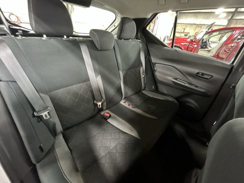 Used 2020 Nissan Kicks S image 26