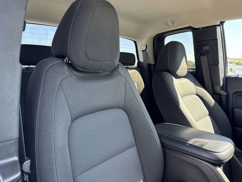Used 2018 Chevrolet Colorado LT w/ LT Convenience Package AWD/4WD image 22