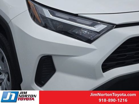 Used 2024 Toyota RAV4 LE AWD/4WD image 9