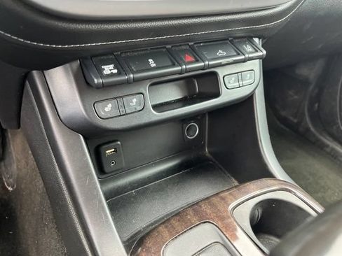 Used 2017 GMC Canyon SLT w/ Driver Alert Package AWD/4WD image 24
