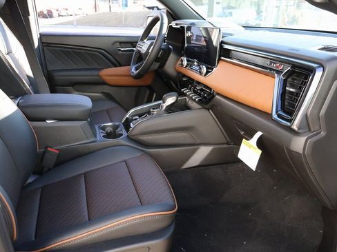 New 2026 GMC Canyon AT4 w/ Technology Plus Package AWD/4WD image 8