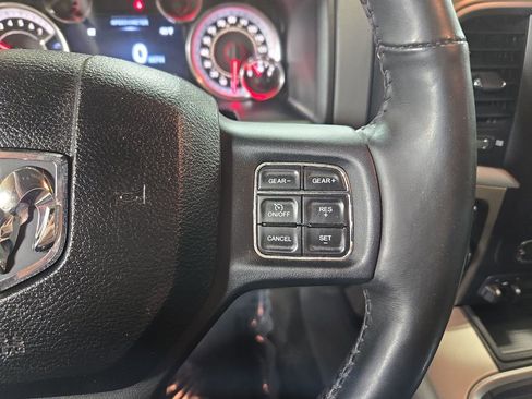 Used 2017 RAM 1500 Classic SLT w/ SLT Plus D￩cor Group image 21