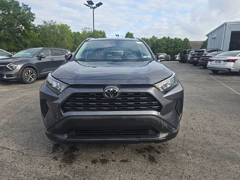 Used 2021 Toyota RAV4 LE AWD/4WD image 2